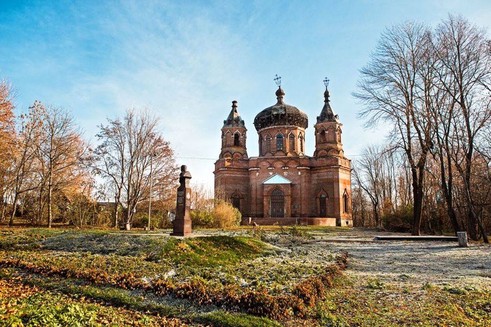 Храмы Бронницы поздняя осень